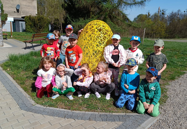 Szukanie zajączka wielkanocnego u Jeżyków